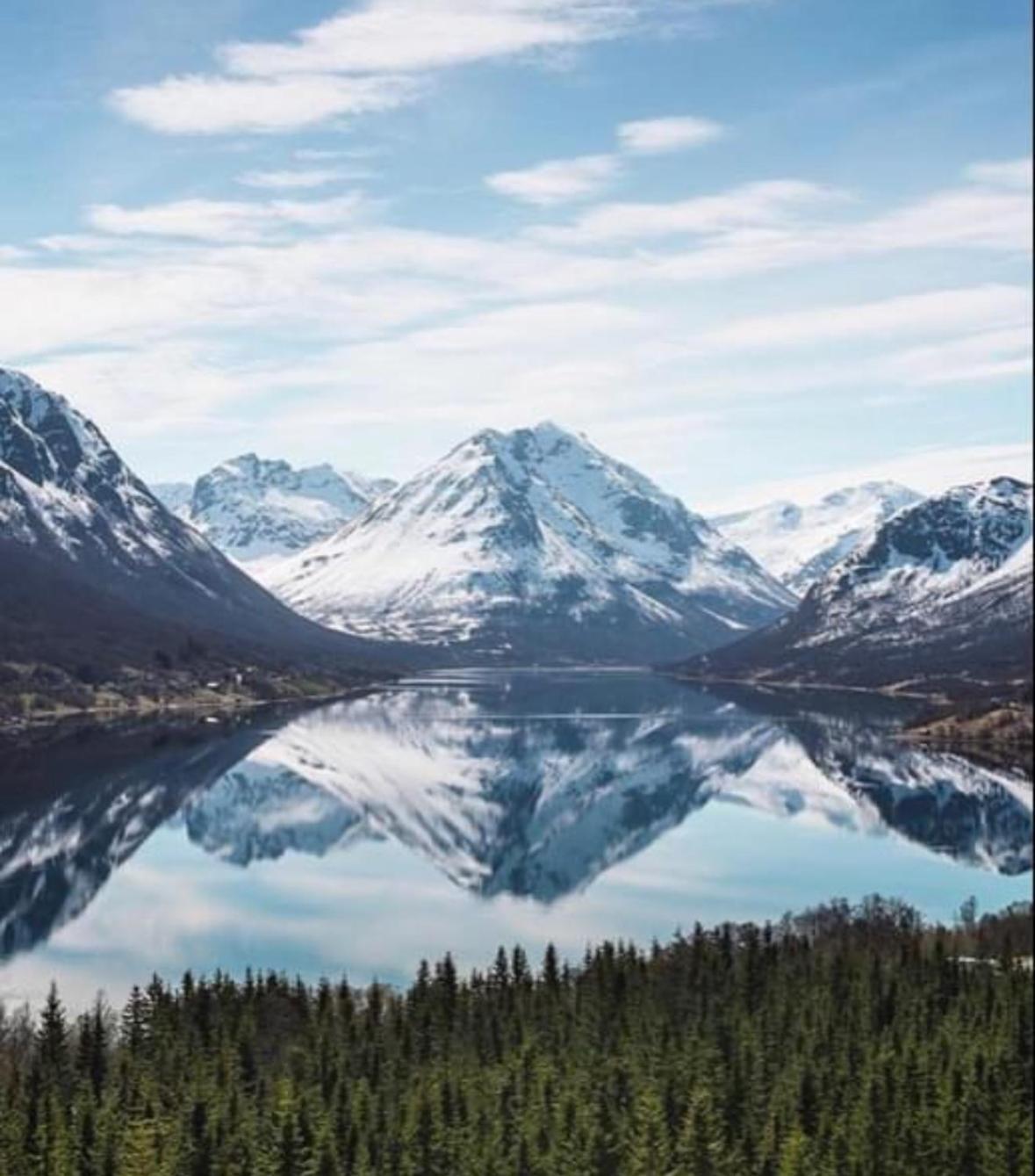 Cozy Fjord Retreat With Firepit And Activities Tromsø