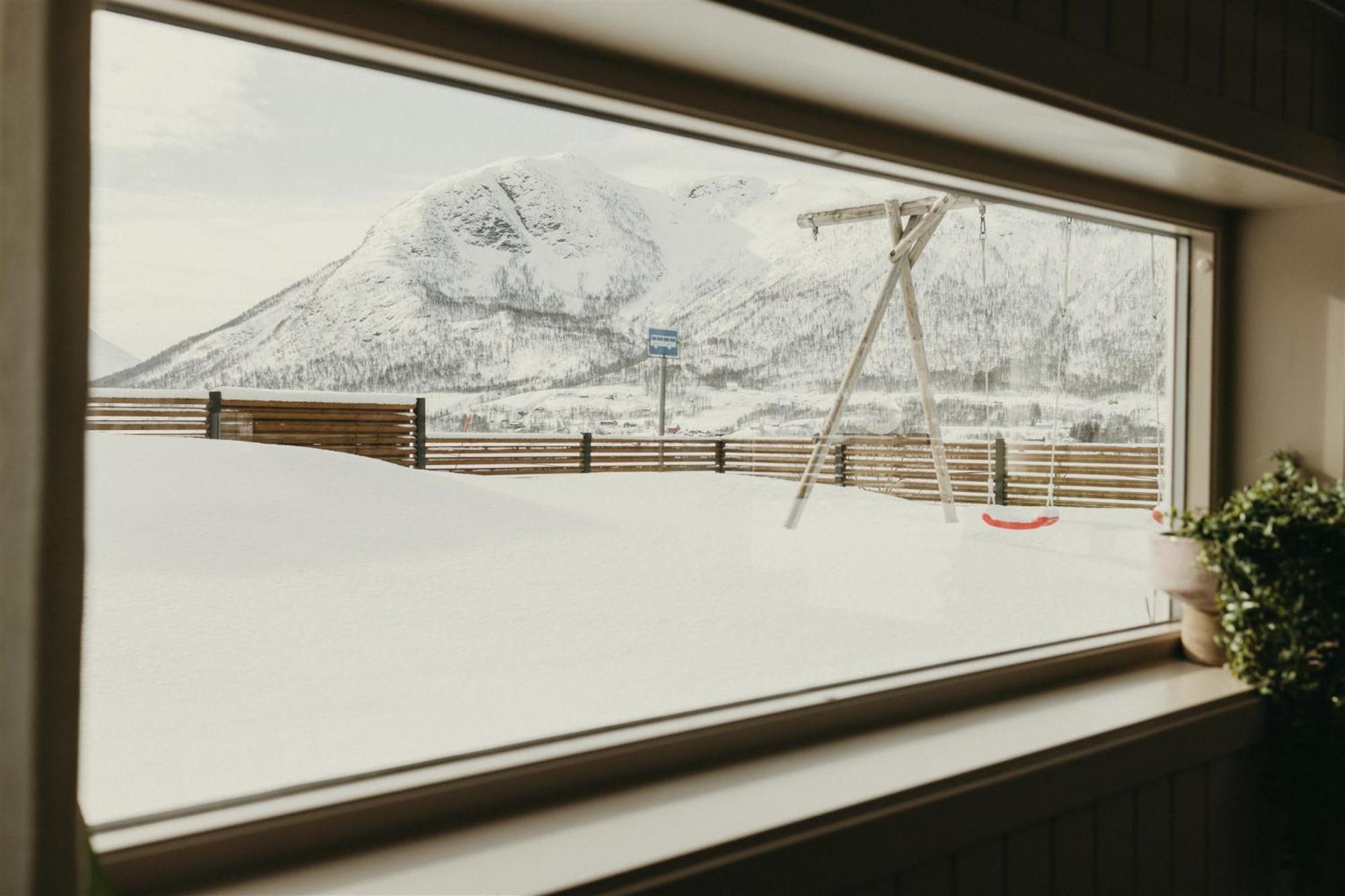 Cozy Fjord Retreat With Firepit And Activities Apartment Tromsø